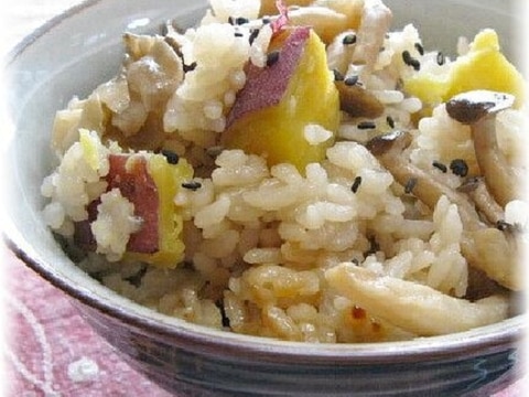 きのこ(舞茸・しめじ)とサツマイモの炊き込みごはん